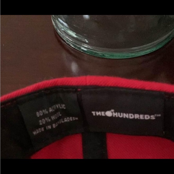 📌 The Hundreds Bar Logo Red Snapback Cap - Picture 3 of 4
